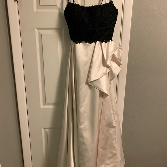 Sherri Hill Two-piece Black Lace/Ivory Satin Gown - Picture 3 of 8